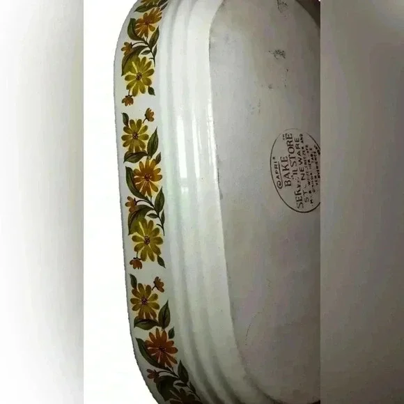 Vintage Capri Serve ‘N Store Bakeware Divided Stoneware Dish - Picture 7 of 8